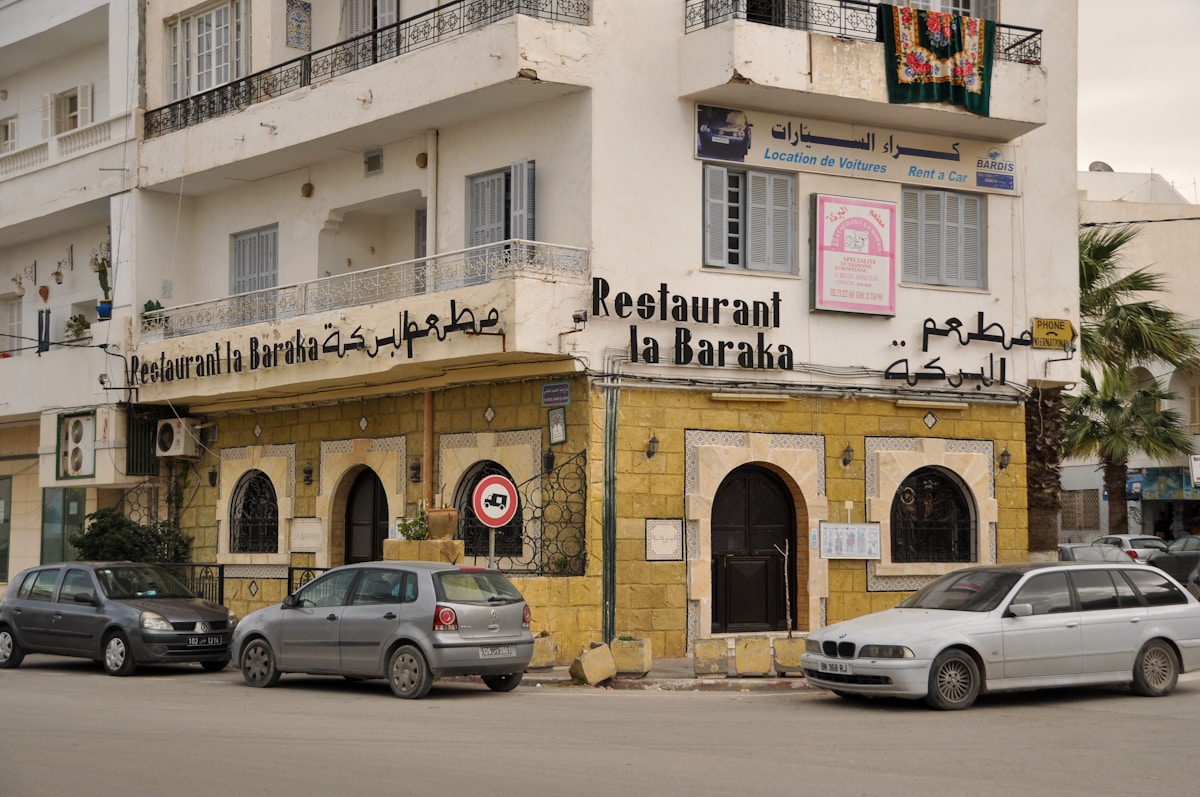 Restaurant la Baraka on a Tunis medina street corner — a classic Tunis dining spot